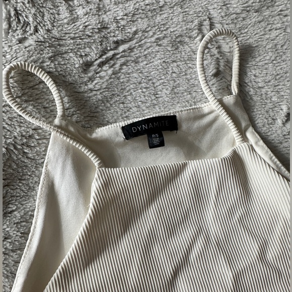 Ribbed contour cropped top - Picture 2 of 4